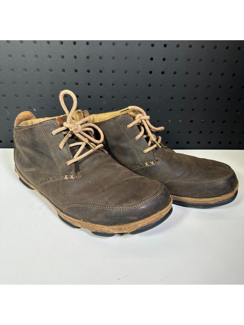 OluKai Kamuela Men's 11 Brown Leather Chukka Boots Moc Toe Lace Up Ankle